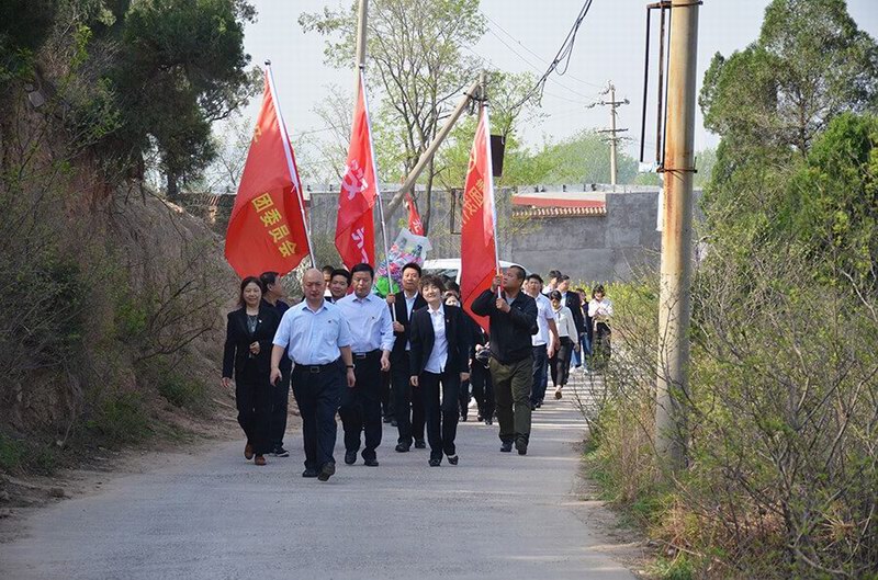 清明寄哀思，深情悼忠魂——汝行集團黨委清明節祭掃革命先烈